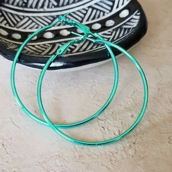 Sleek Green Large Hoop Earrings 50mm 2" Leverback Minimalist Classic - Picture 1 of 6